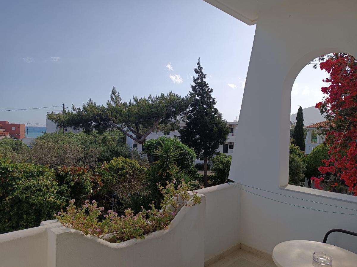 Castello Verde Плакиас Екстериор снимка